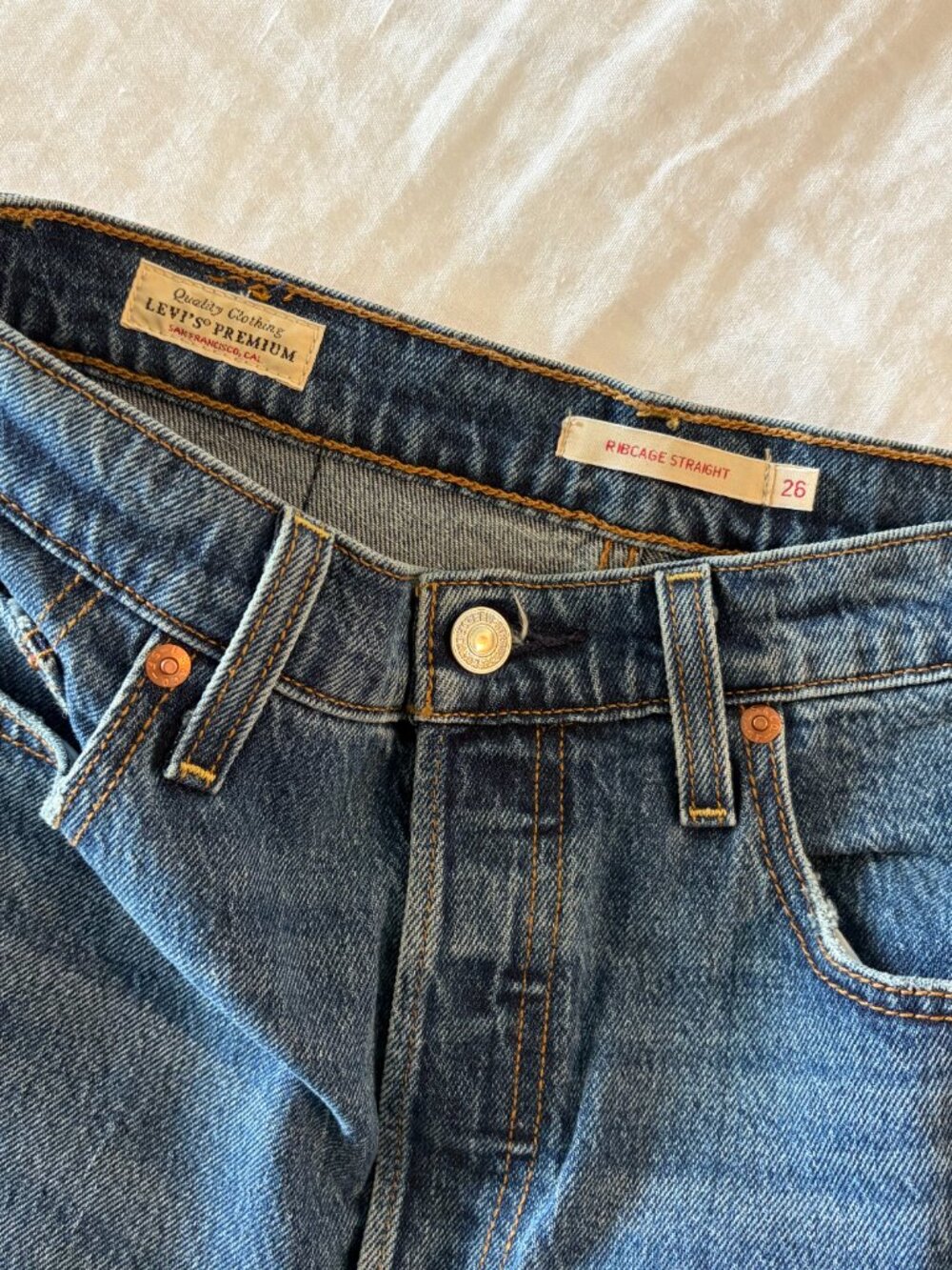 Levi Ribcage Straight - Picture 3 of 4